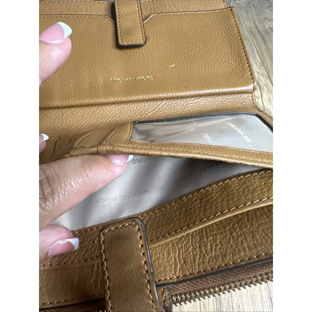 Michael Kors‎ Women's Wristlet Wallet Kane-M Brown Double Fold
